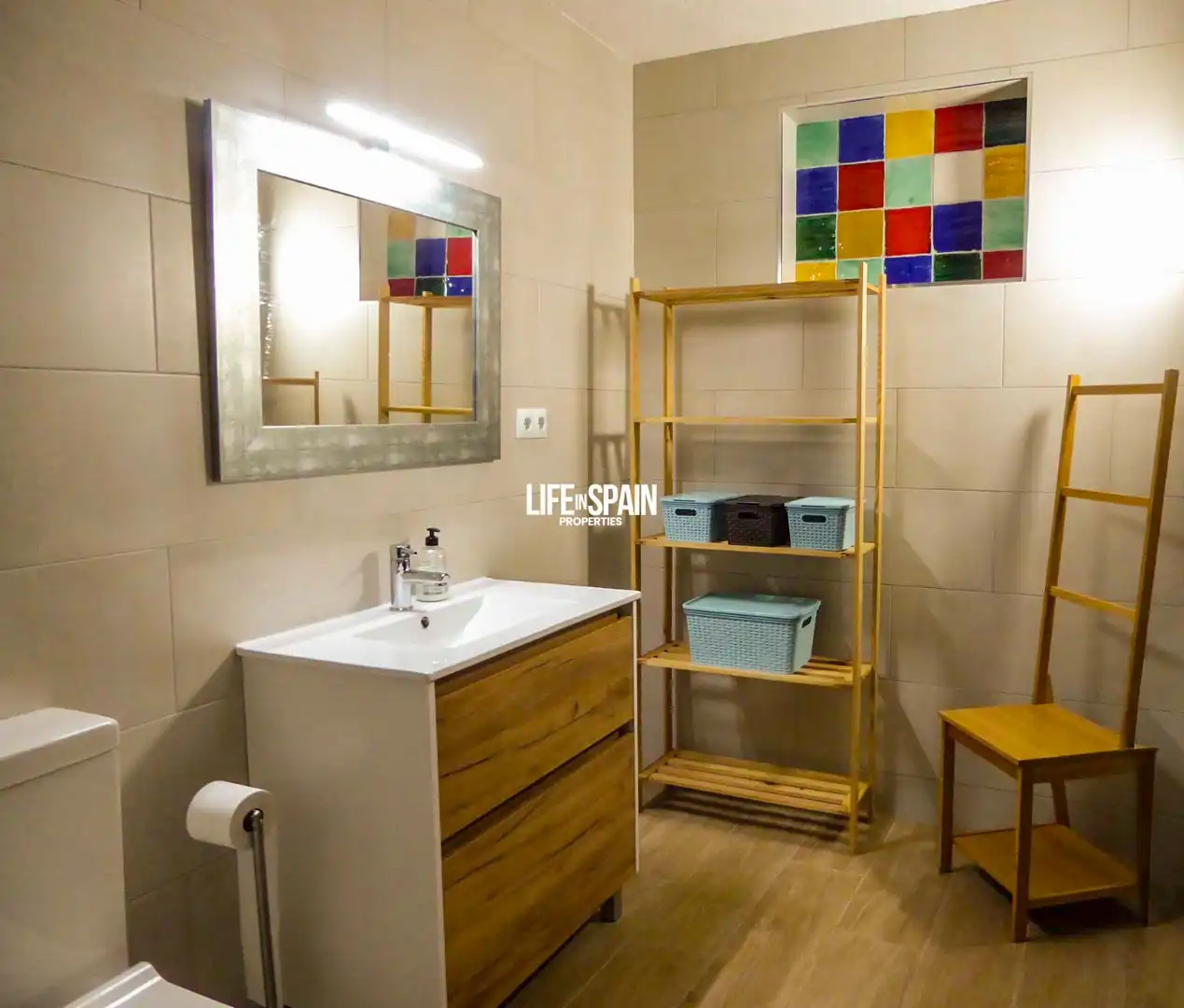 Badezimmer von Country house zum Verkauf in Rasquera mit Klimaanlage, Privatgarten und Terrasse