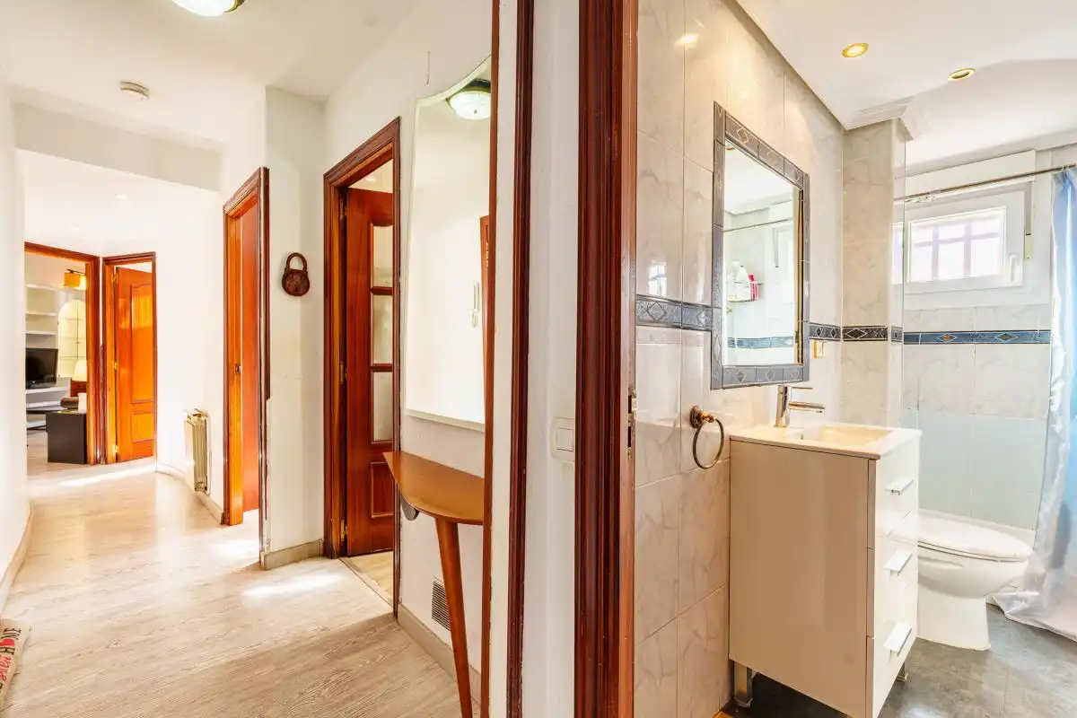 Piso en venta en C. de las Cañas, Colina