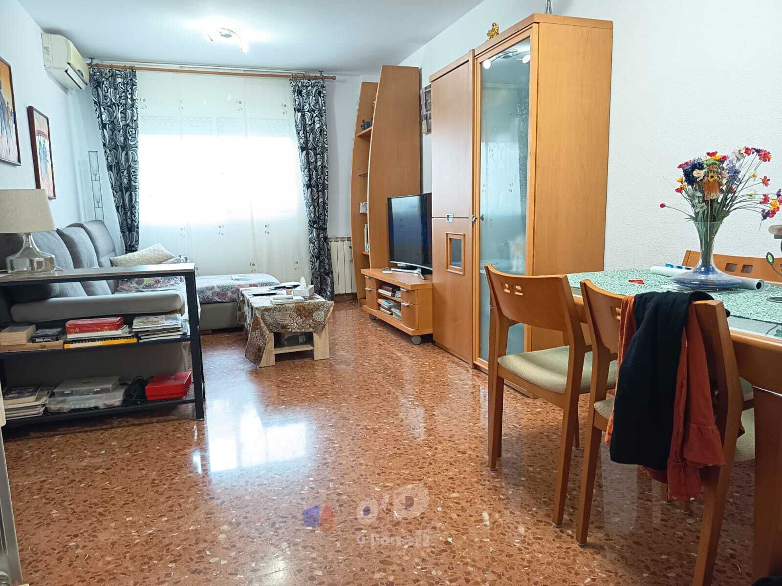 Sala d'estar de Dúplex en venda en Sant Boi de Llobregat amb Aire condicionat, Calefacció i Terrassa