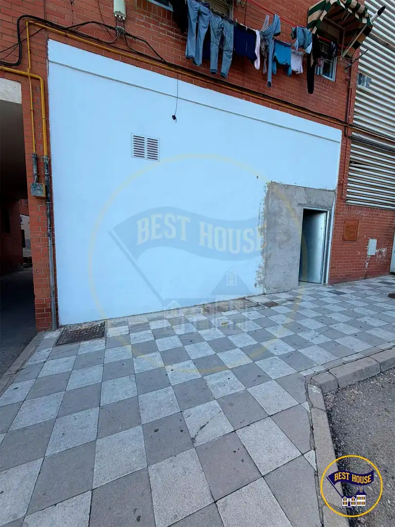 Exterior view of Commercial properties for sale in Cuenca Capital