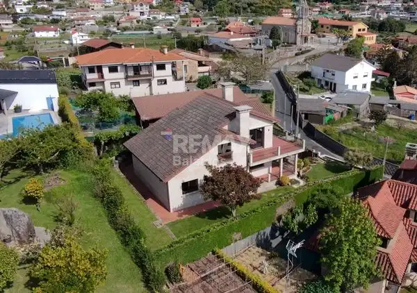 Vista exterior de Casa o chalet en venta en Vigo  con Calefacción, Jardín privado y Terraza