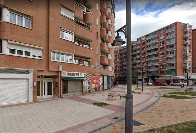 Local comercial en Alquiler en Logroño - General Vara de Rey en Jesuitas