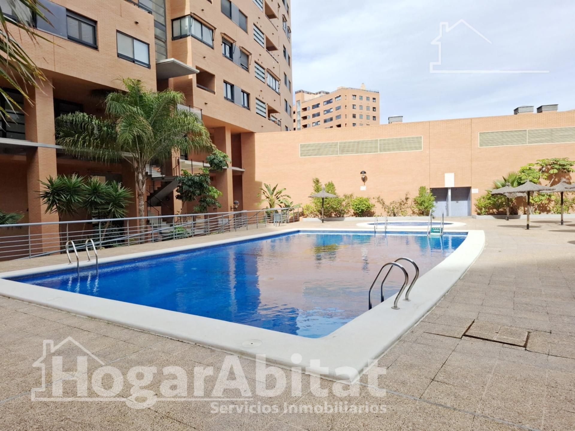 Piscina de Piso en venta en Alicante / Alacant con Aire acondicionado, Terraza y Trastero