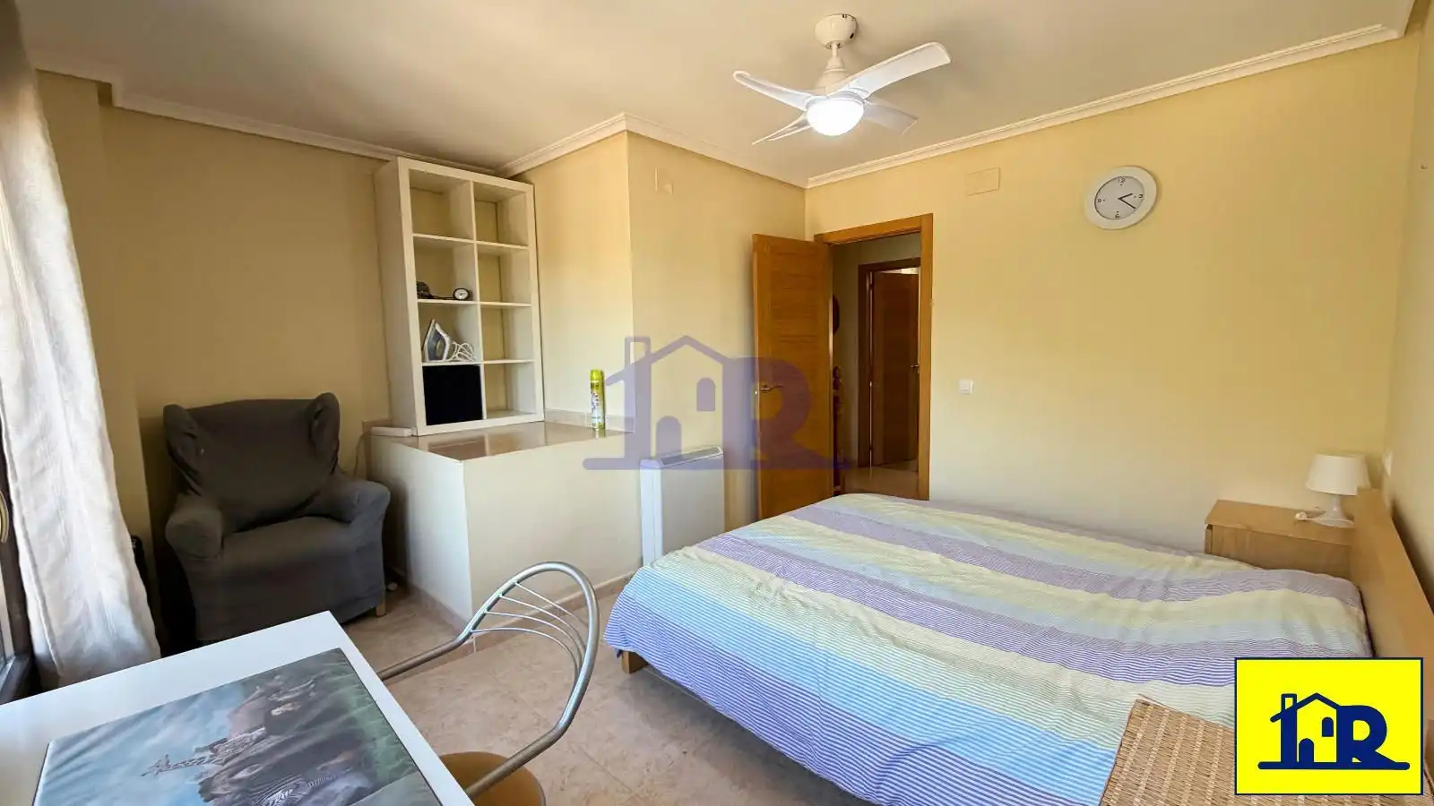 Habitación de Dúplex en venta en Cuenca con Calefacción, Trastero y Amueblado
