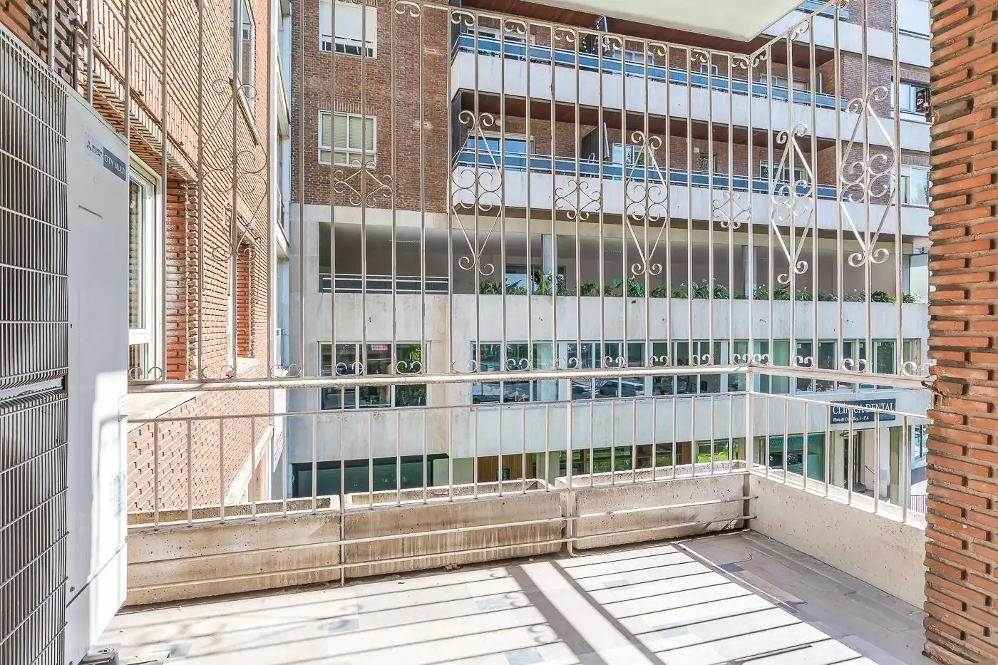 Vista exterior de Oficina de alquiler en Madrid con Aire acondicionado, Calefacción y Terraza