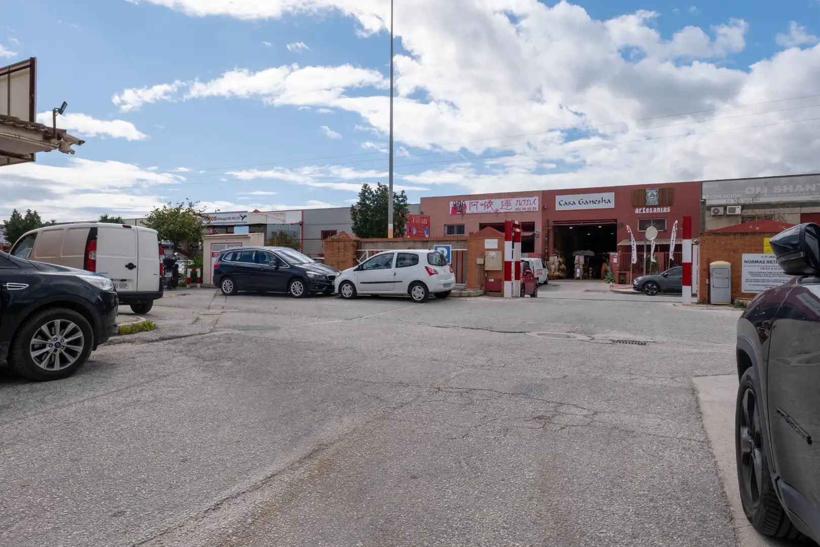 Parking de Local de alquiler en Málaga con Aire acondicionado