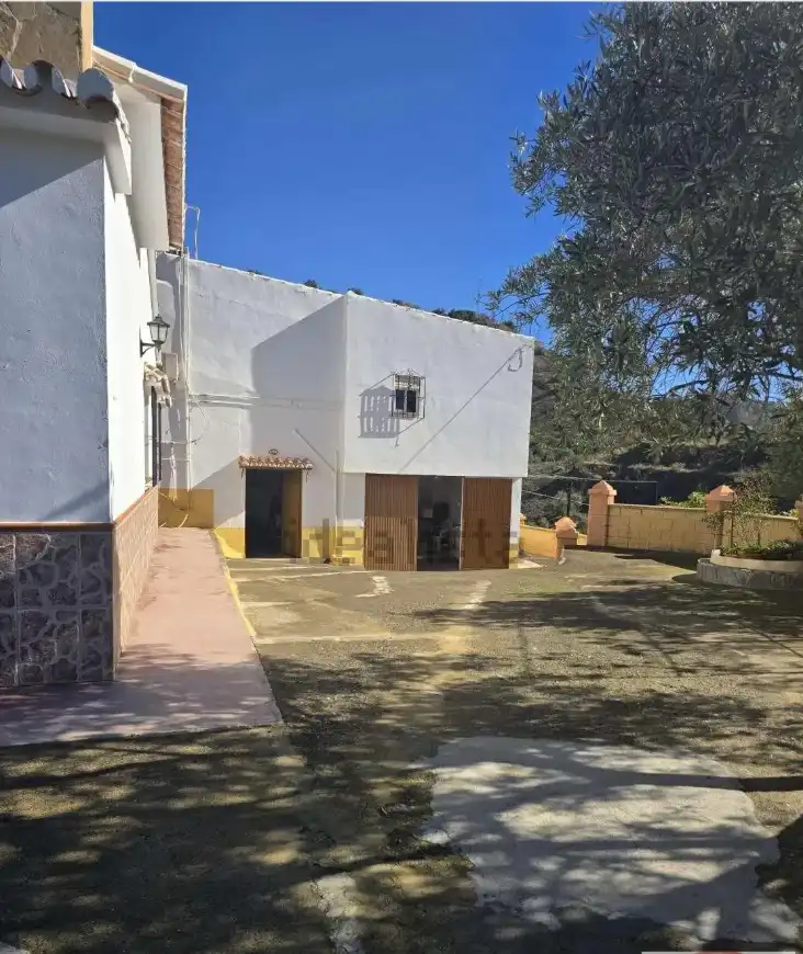 Exterior view of Houses for sale in Álora  with Air Conditioner, Private garden and Terrace