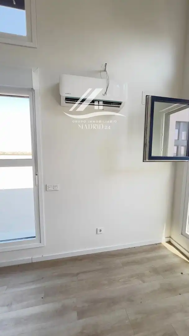 Piso en venta en Madrid con Aire acondicionado, Piscina y Piscina comunitaria