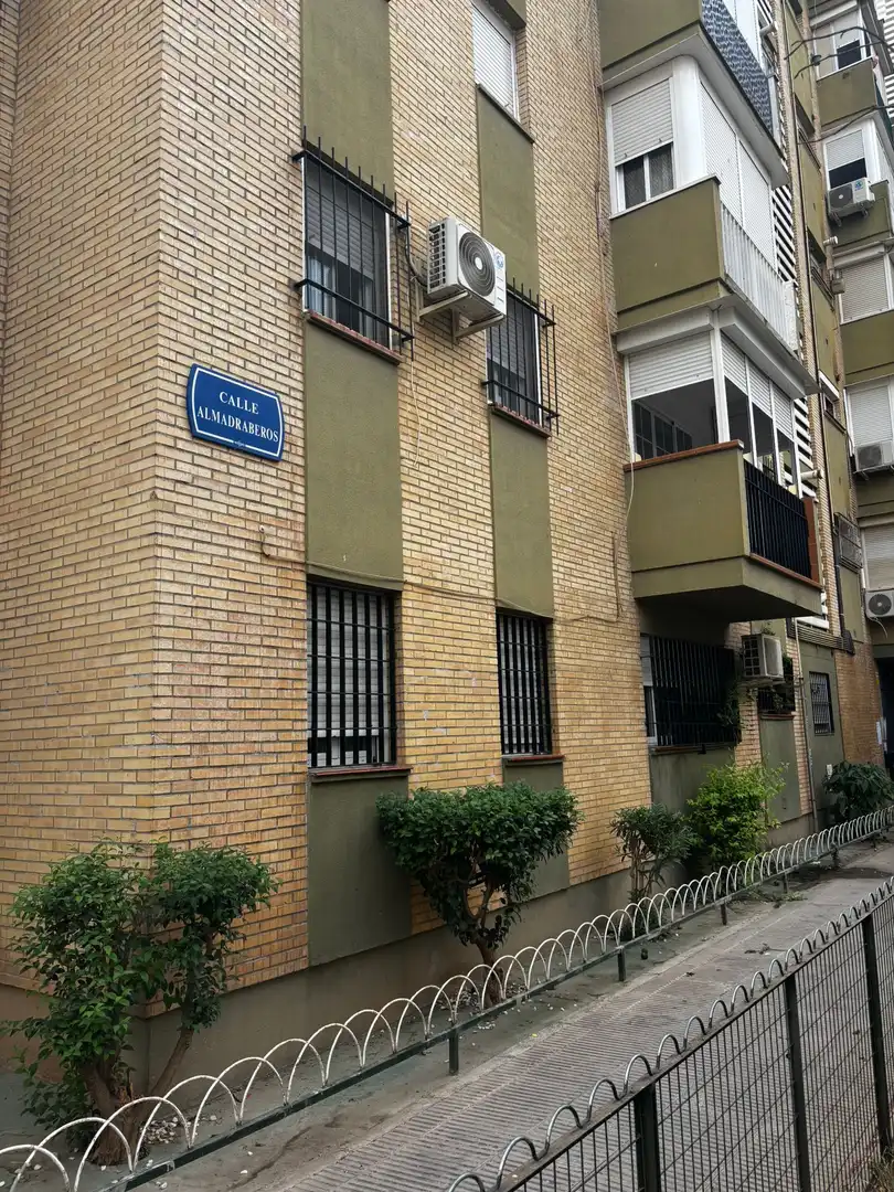 Vista exterior de Pis en venda en Sevilla