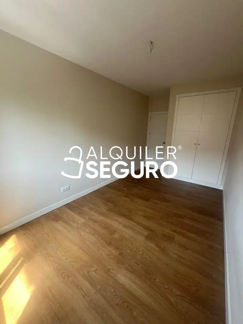 Bedroom of Flat for rent in Madrid  with Air Conditioner and Heating