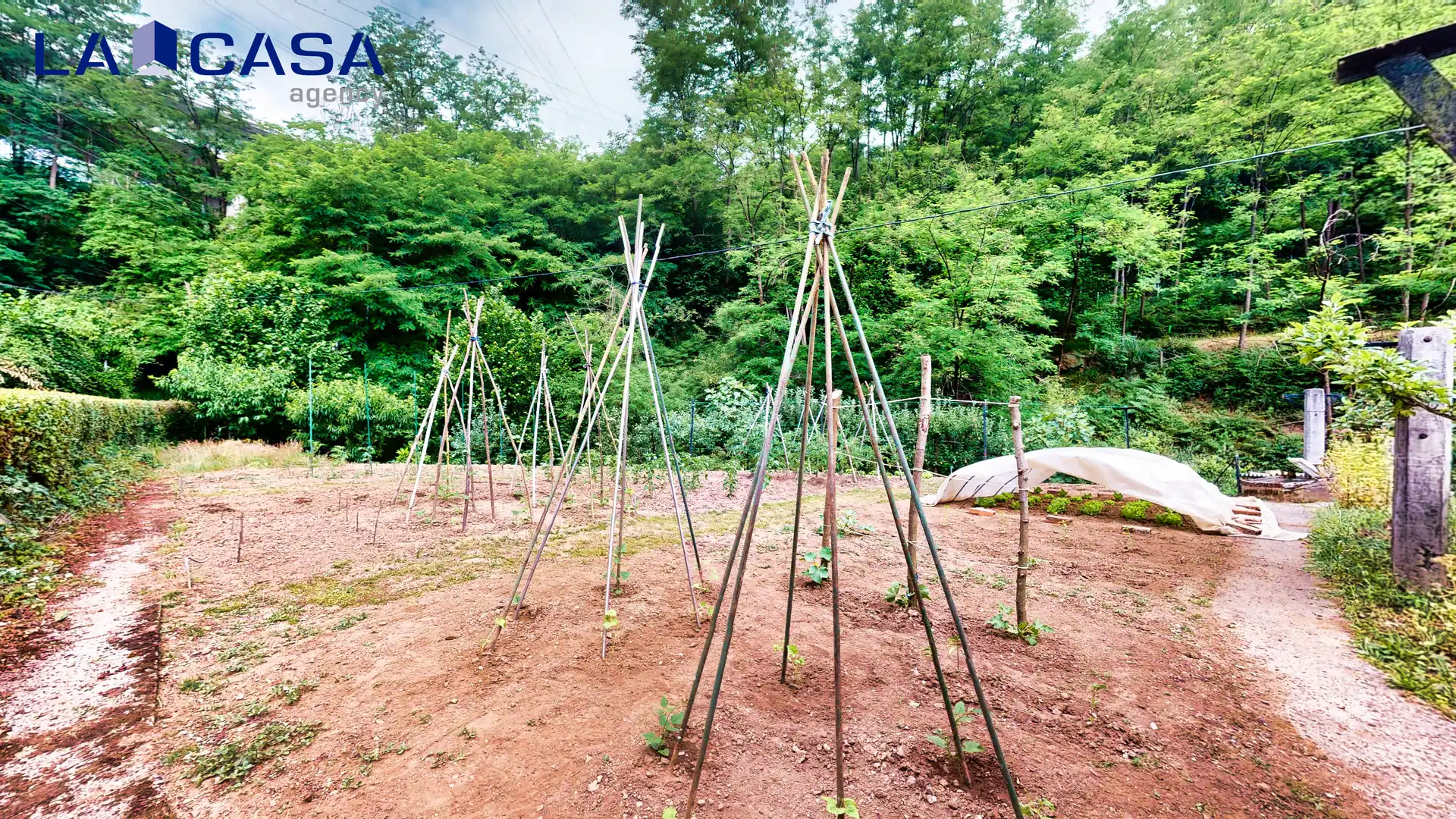 Garden of Detached homes for sale in Sondika