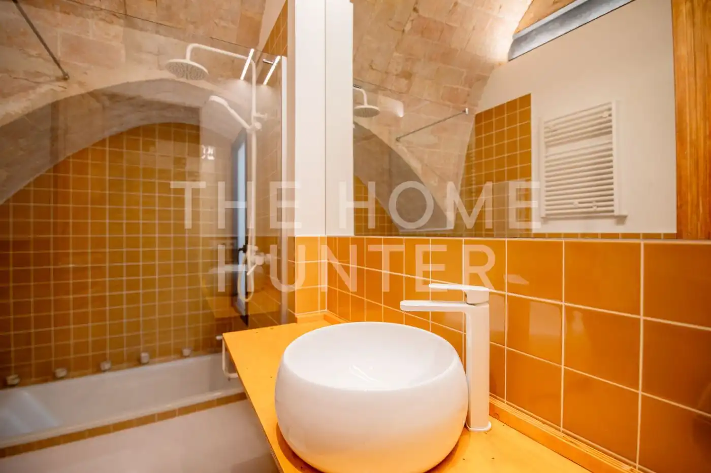 Badezimmer von Wohnung zum Verkauf in Barcelona mit Heizung, Privatgarten und Terrasse