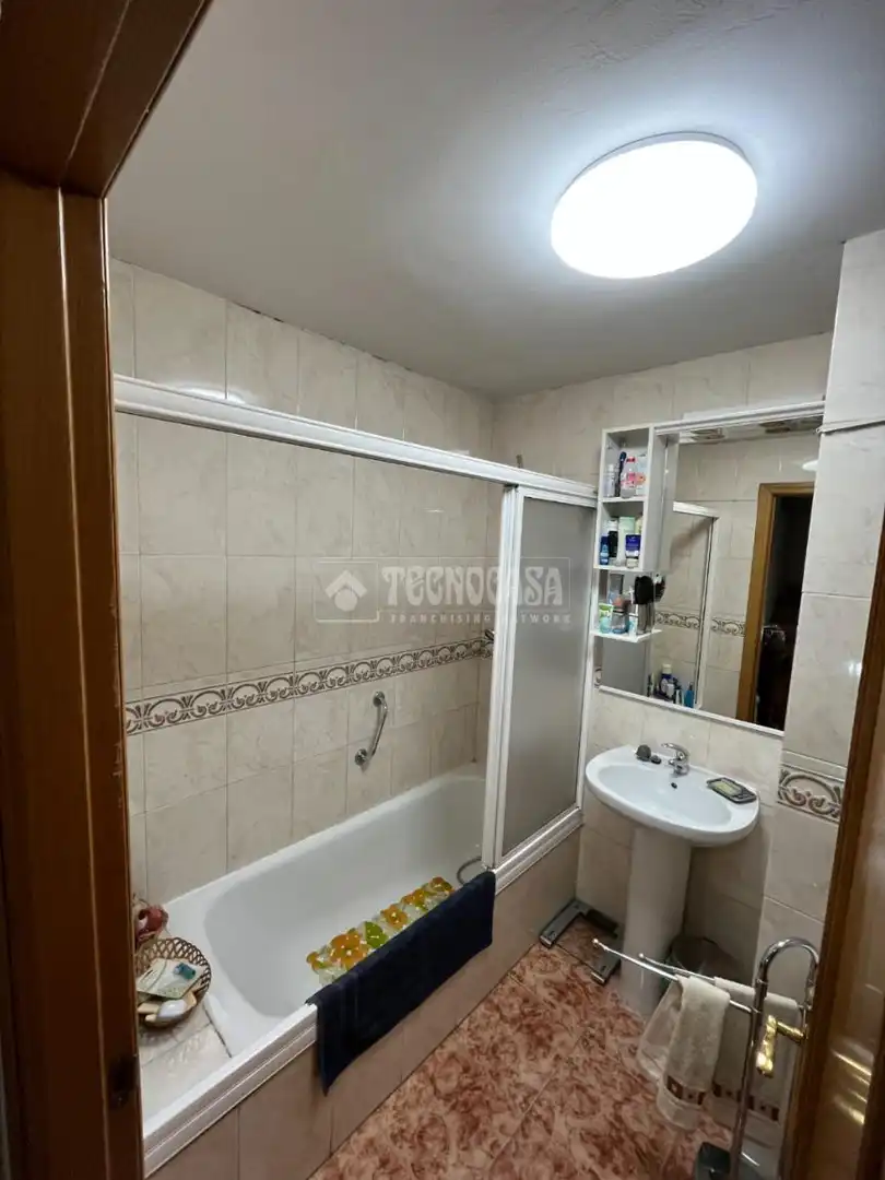 Bathroom of Detached homes for sale in Alcalá de Henares  with Air Conditioner and Heating