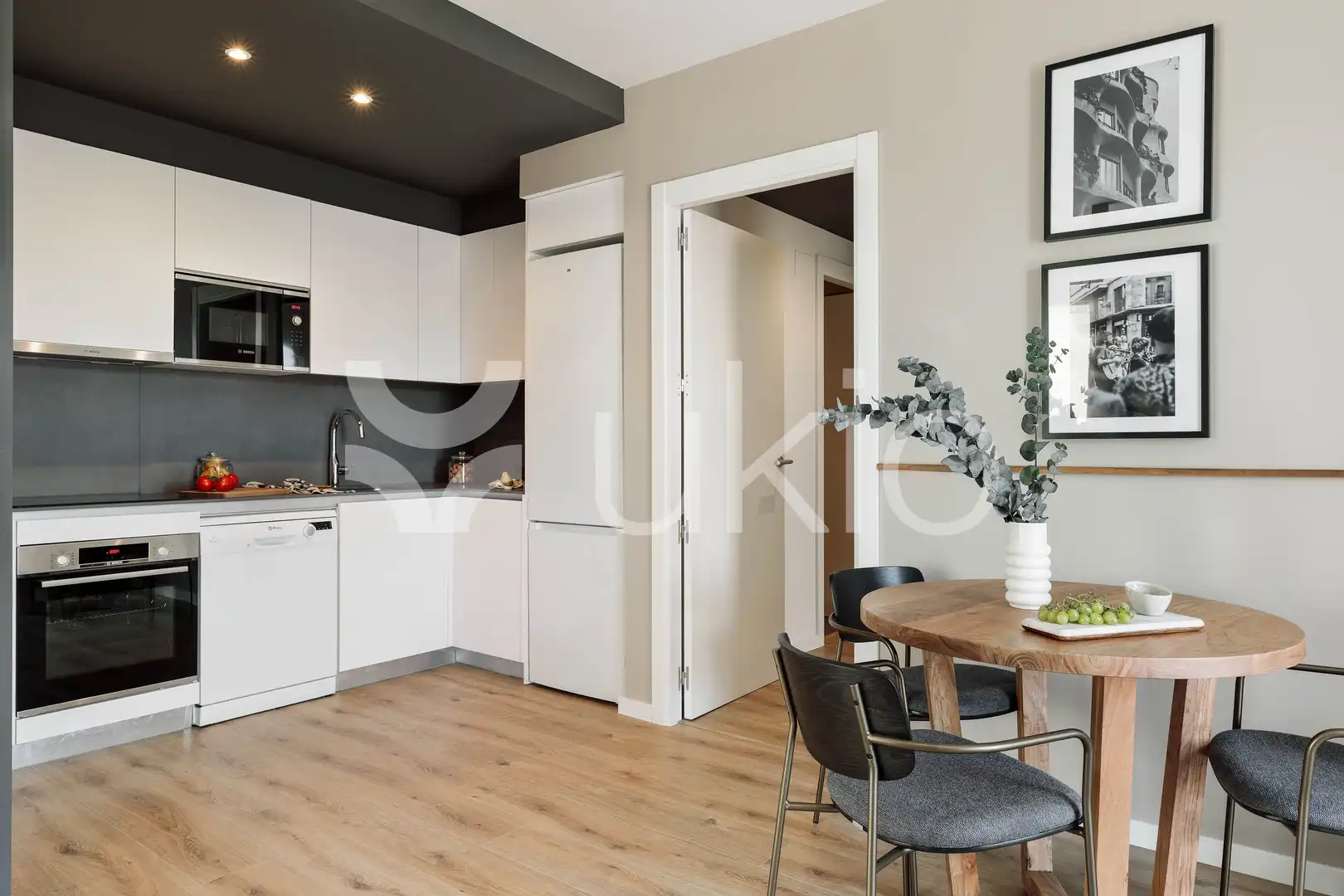 Cocina de Apartamento de alquiler en Barcelona con Aire acondicionado, Calefacción y Amueblado