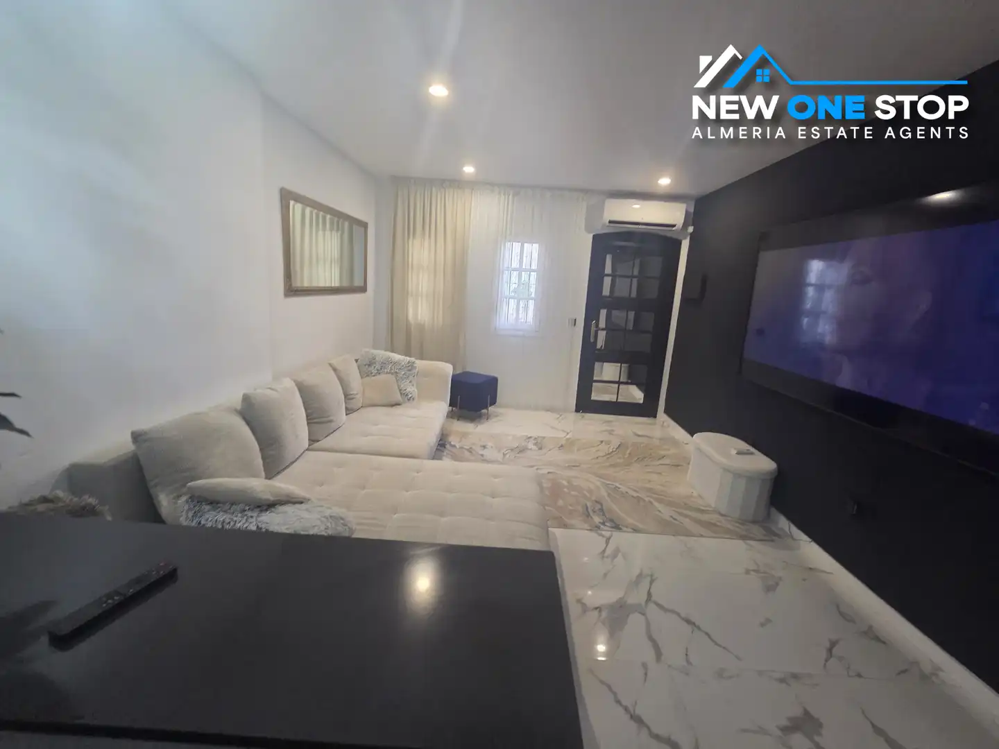 Sala d'estar de Apartament en venda en Mojácar amb Aire condicionat, Calefacció i Jardí privat