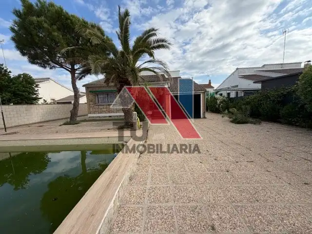 Vista exterior de Casa o xalet en venda en Villamiel de Toledo amb Aire condicionat, Terrassa i Piscina