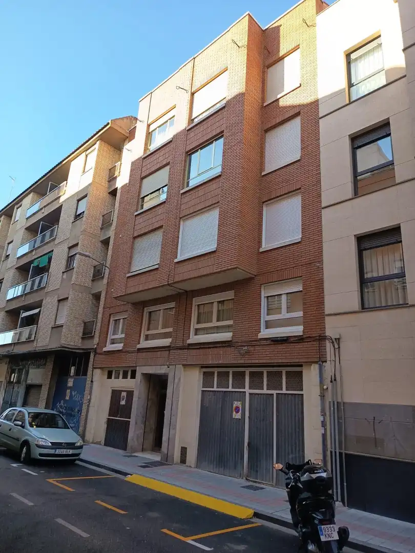 Vista exterior de Piso en venta en Palencia Capital con Parquet, Trastero y Amueblado
