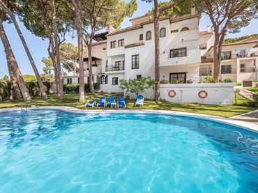 Apartment mit Pool zur Miete in Nueva Andalucía