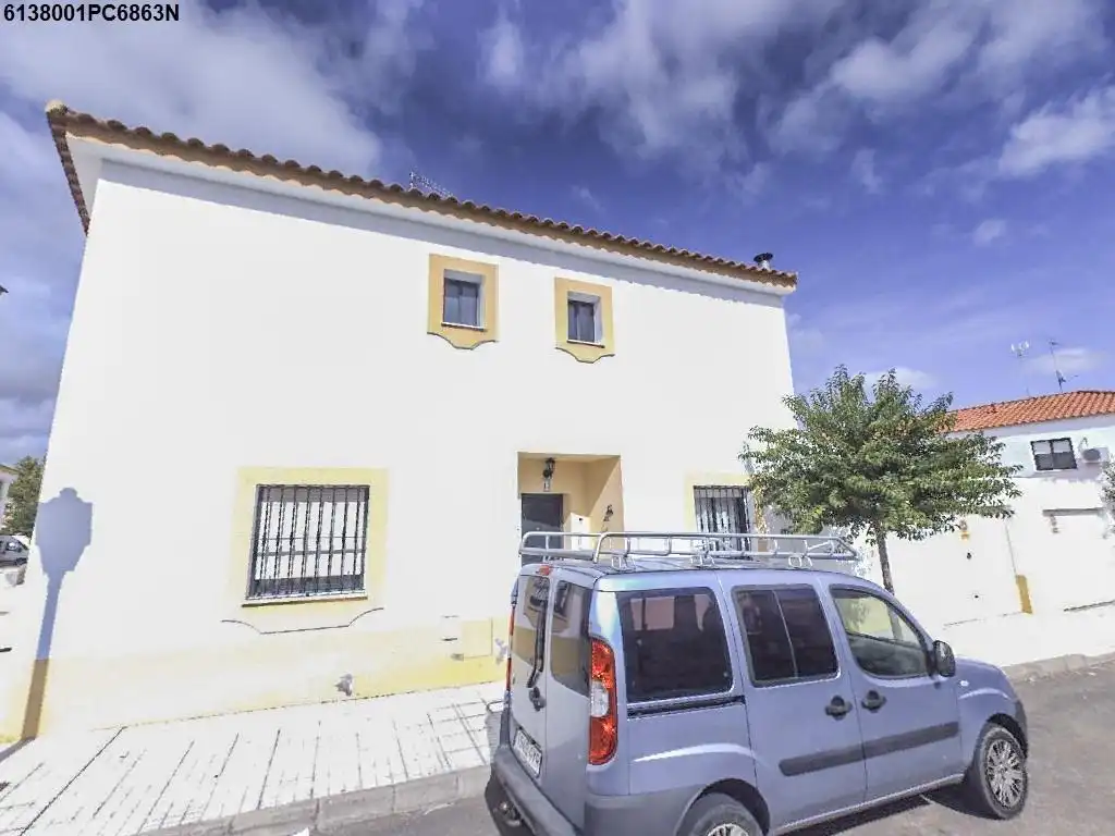 Adossat en venda a Olivenza
