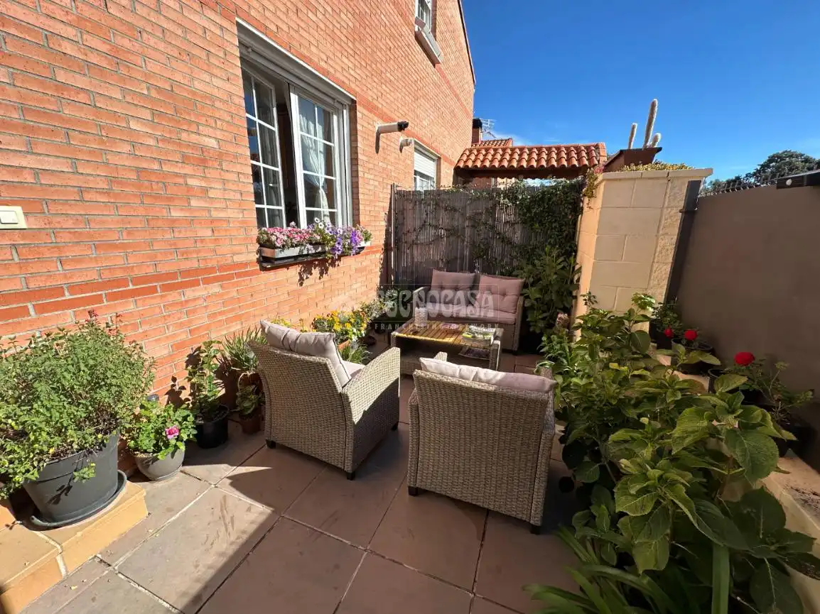 Terraza de Casa adosada en venta en Pioz con Calefacción, Jardín privado y Parquet