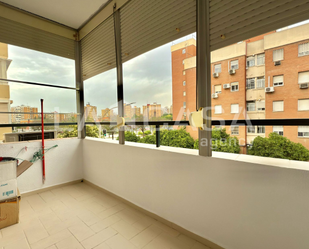 Vista exterior de Pis en venda en  Sevilla Capital