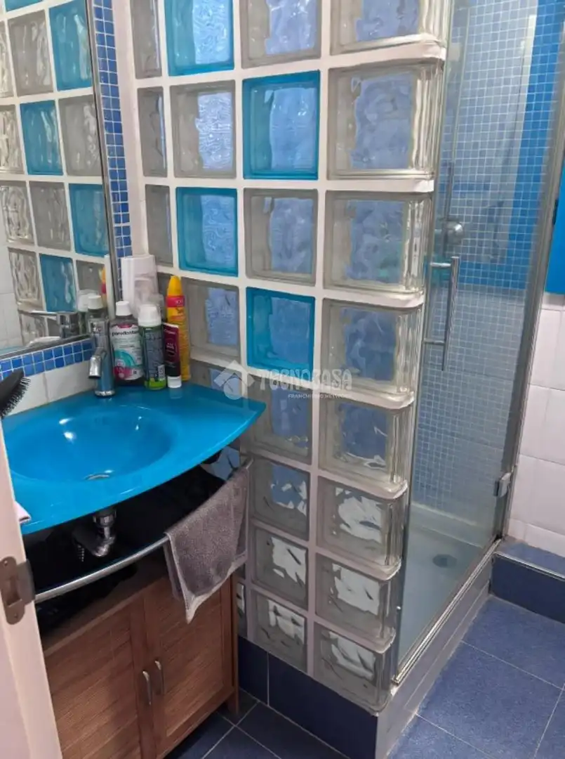 Bathroom of Flat for sale in Valdemoro  with Air Conditioner, Heating and Community pool
