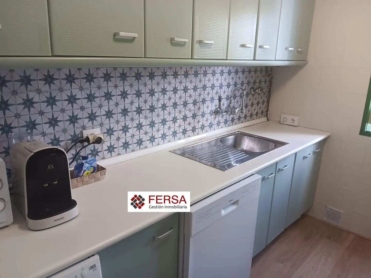 Cuina de Pis de lloguer en El Puerto de Santa María amb Aire condicionat, Jardí privat i Terrassa