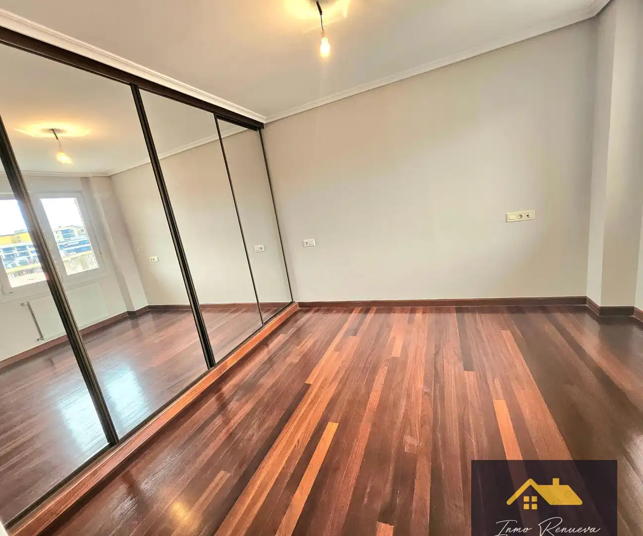 Habitación de Ático en venta en Santurtzi  con Calefacción, Trastero y Balcón