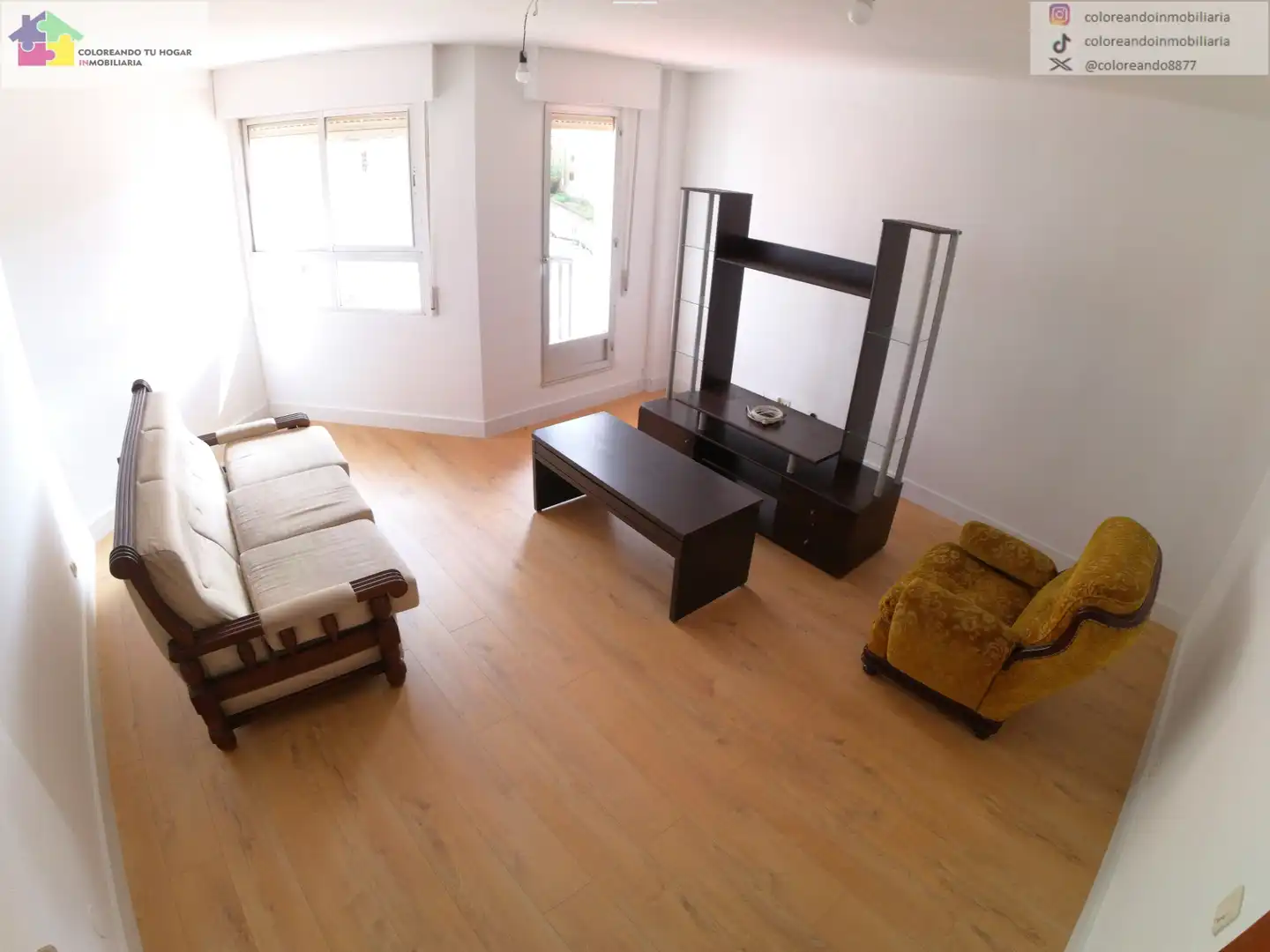 Sala de estar de Piso en venta en Matallana de Torío con Calefacción, Jardín privado y Parquet