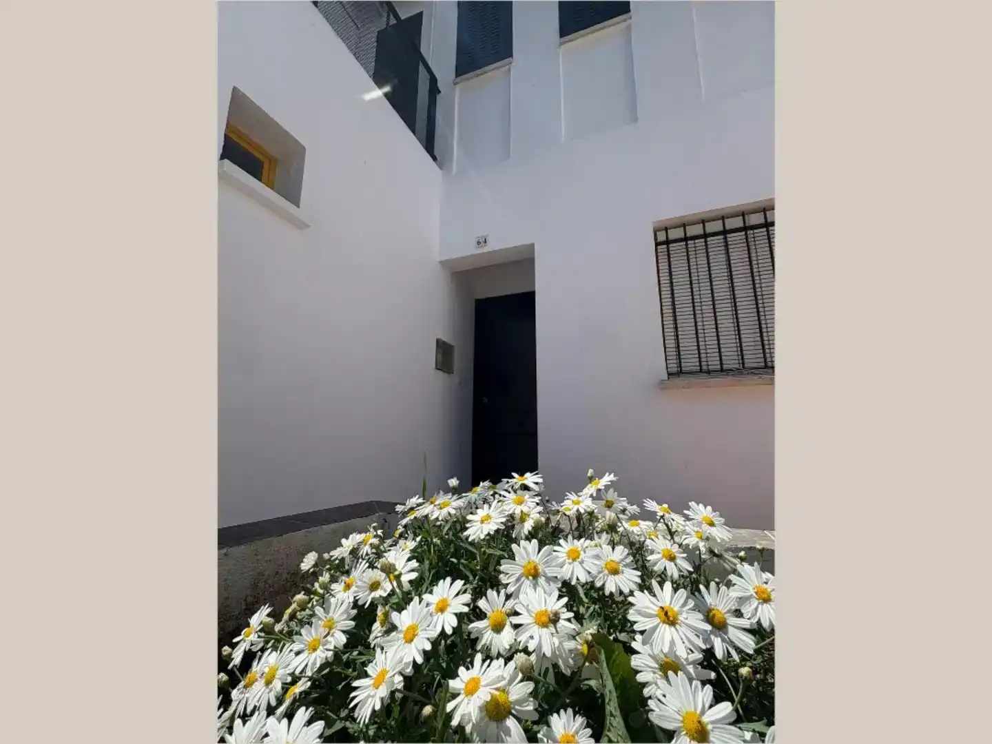 Exterior view of Flat for sale in Malcocinado  with Air Conditioner, Storage room and Furnished