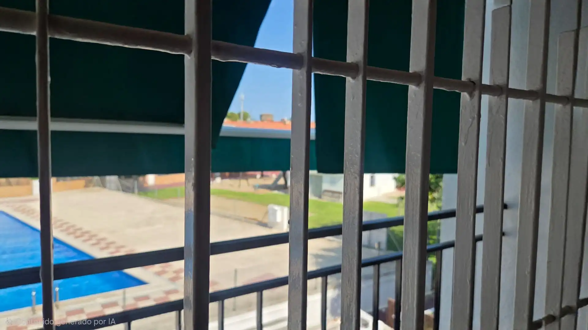 Terrassa de Casa o xalet en venda en El Vendrell amb Jardí privat, Terrassa i Piscina comunitària