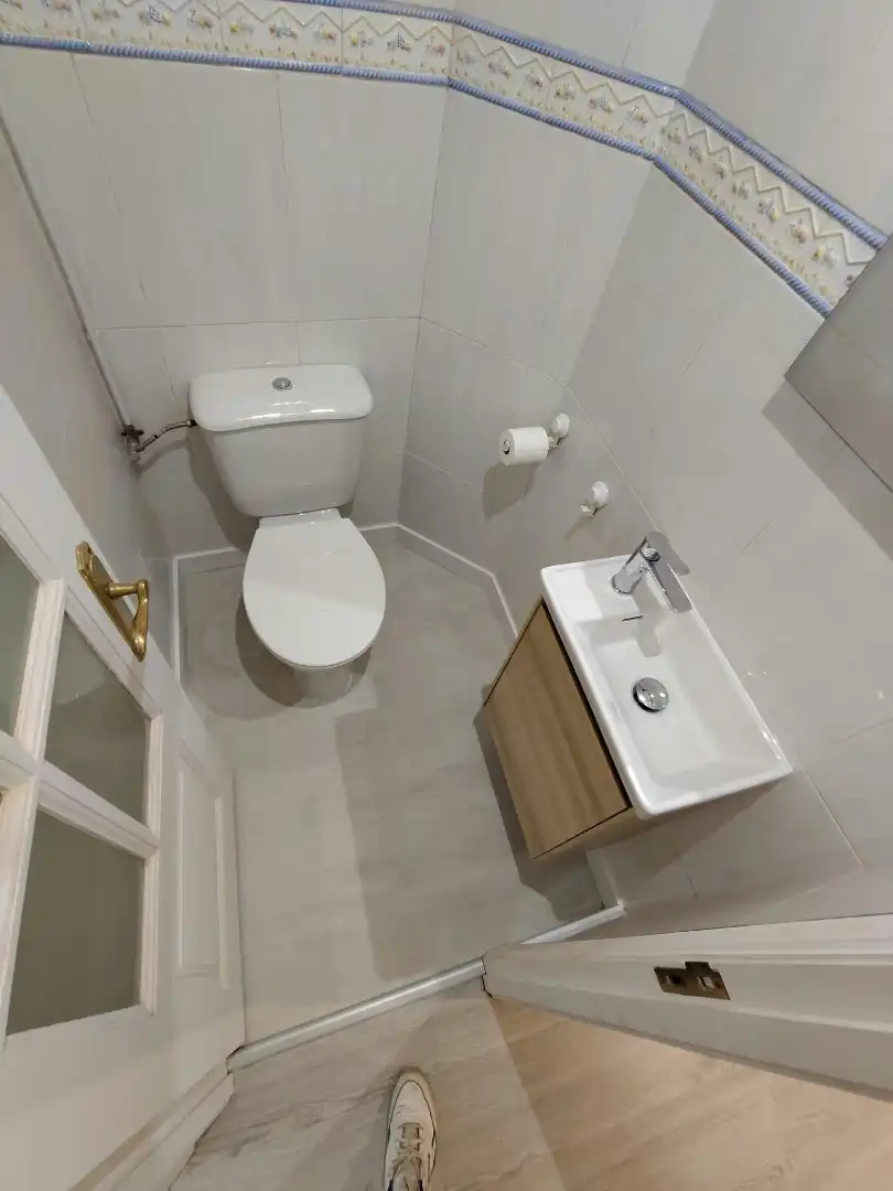 Bathroom of Flat for share in Os Mallos