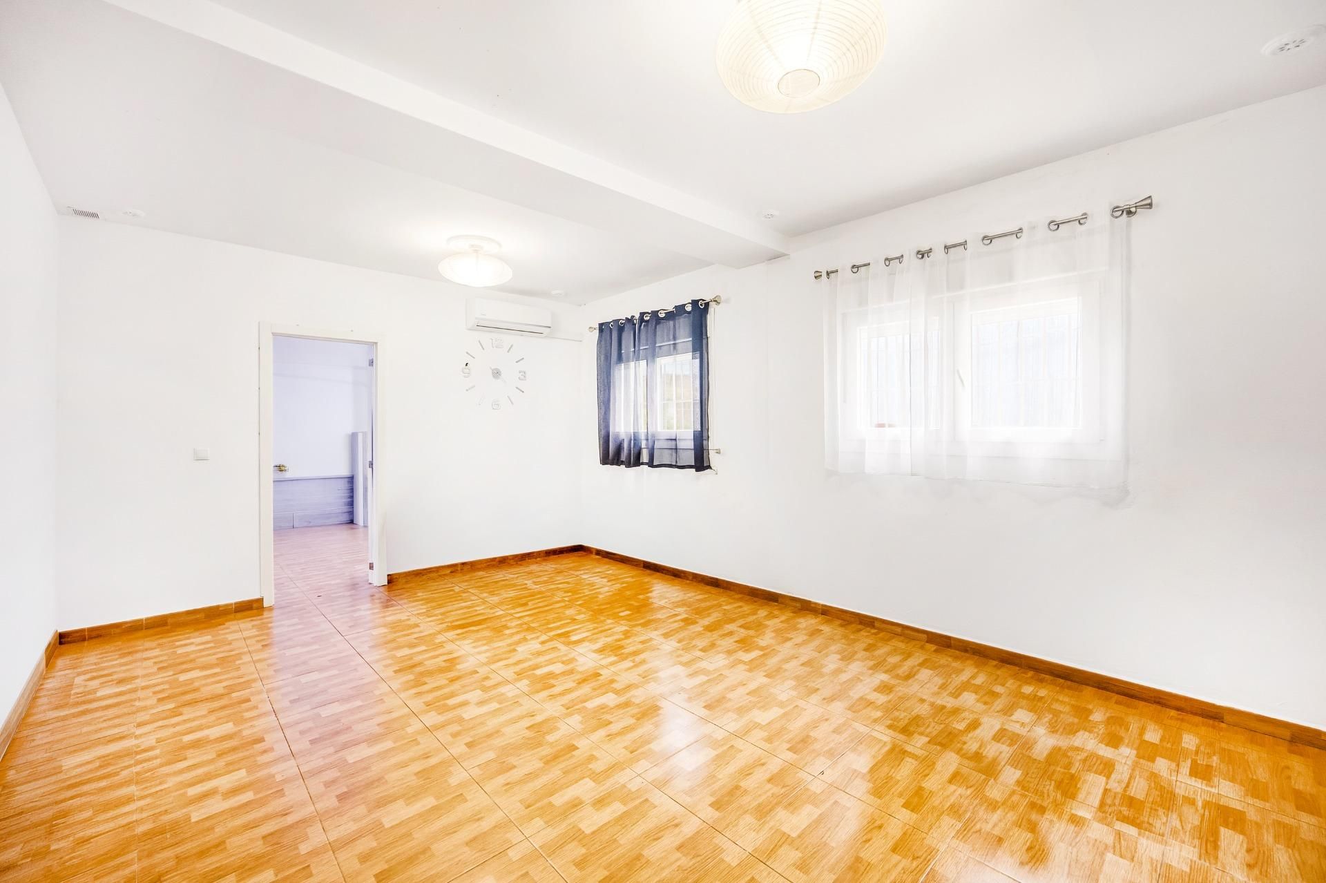 Dormitori de Casa o xalet en venda en Chiclana de la Frontera amb Aire condicionat i Terrassa