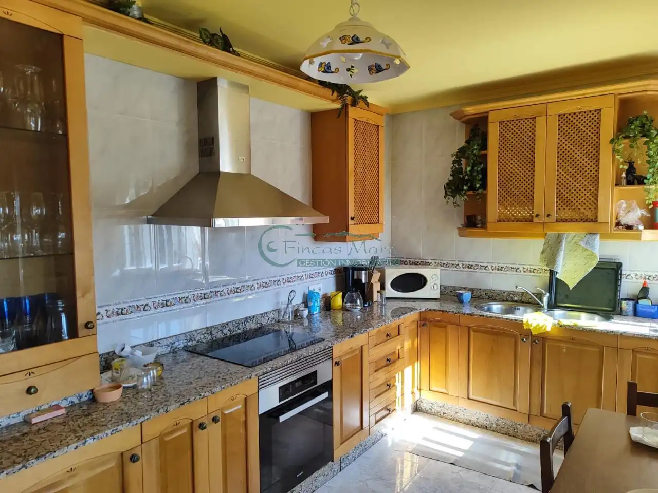 Cuina de Casa o xalet en venda en Cangas  amb Calefacció, Jardí privat i Terrassa