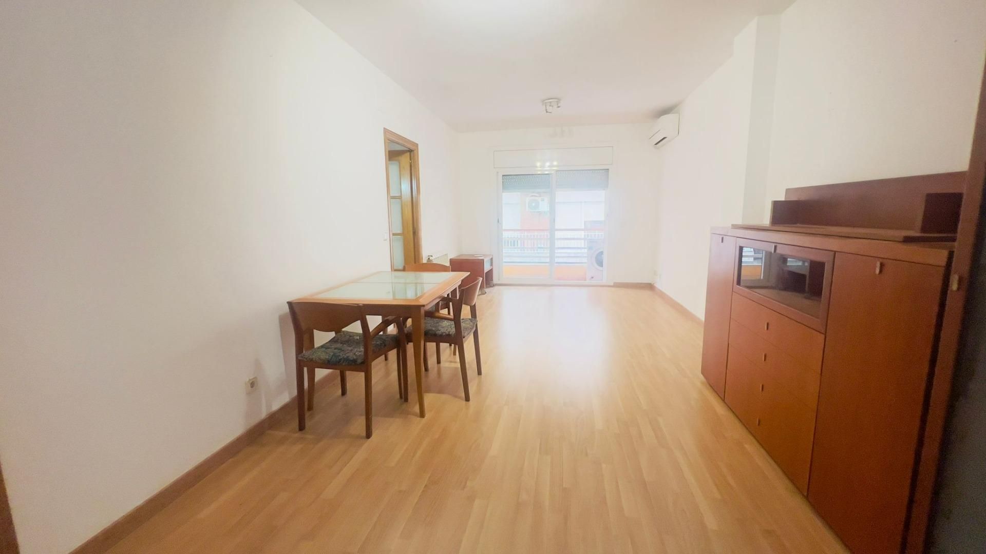 Dining room of Flat for sale in Badalona  with Air Conditioner and Balcony