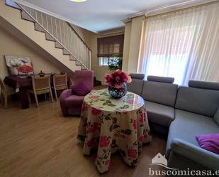 Sala d'estar de Pis de lloguer en Linares amb Aire condicionat, Terrassa i Moblat
