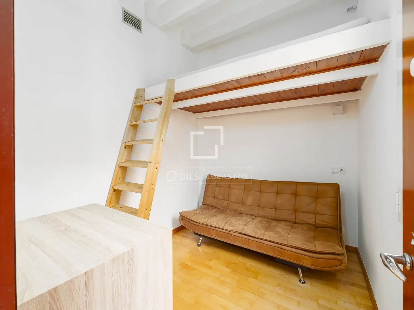Schlafzimmer von Wohnung zum Verkauf in Barcelona mit Klimaanlage und Heizung