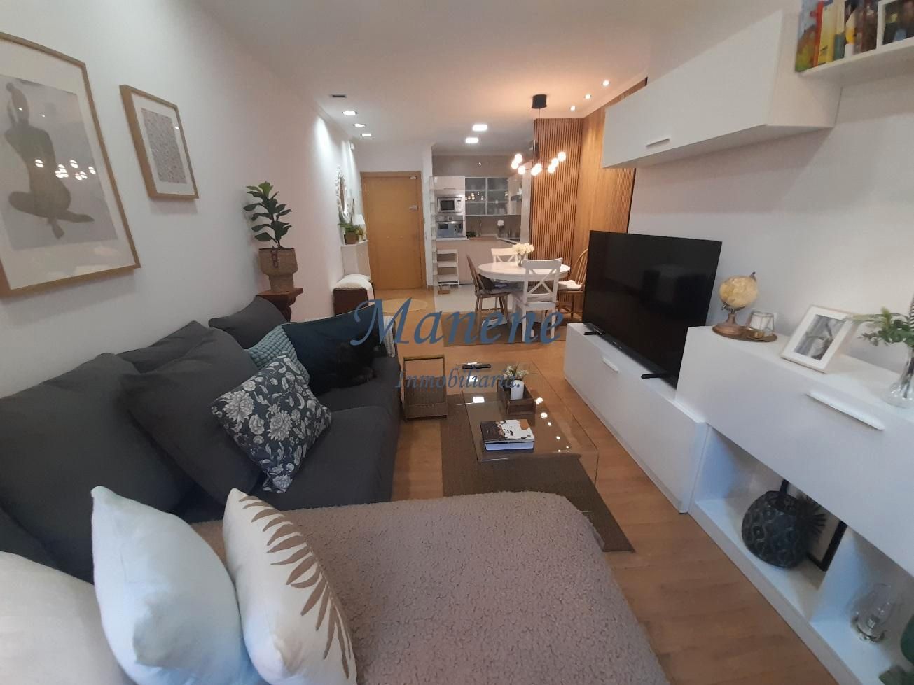 Sala d'estar de Pis en venda en Getxo  amb Calefacció, Moblat i Alarma