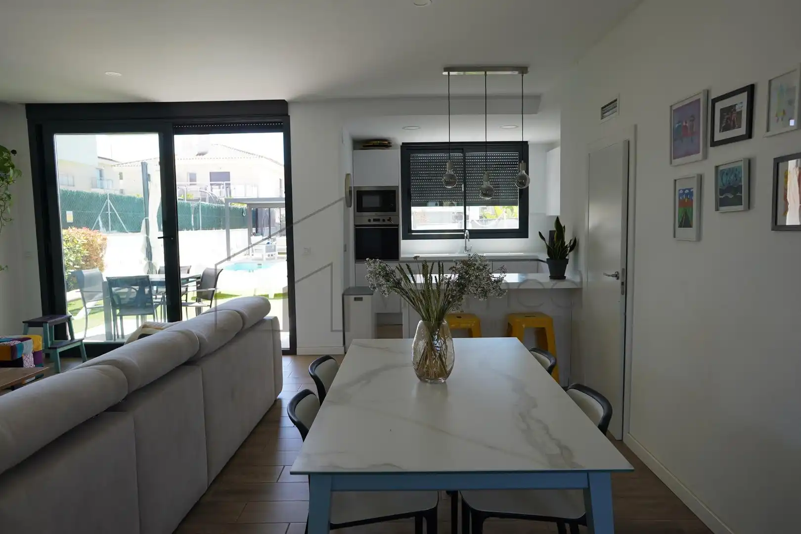 Comedor de Casa adosada de alquiler en San Antonio de Benagéber con Aire acondicionado, Calefacción y Jardín privado