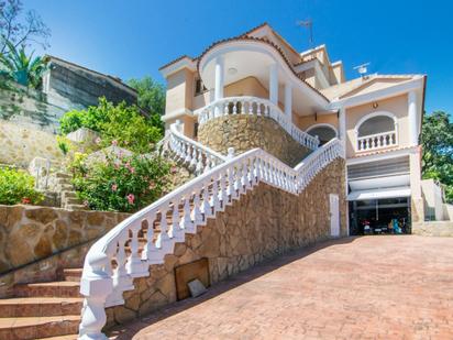 Vista exterior de Casa o xalet en venda en Real de Gandia amb Aire condicionat, Terrassa i Balcó