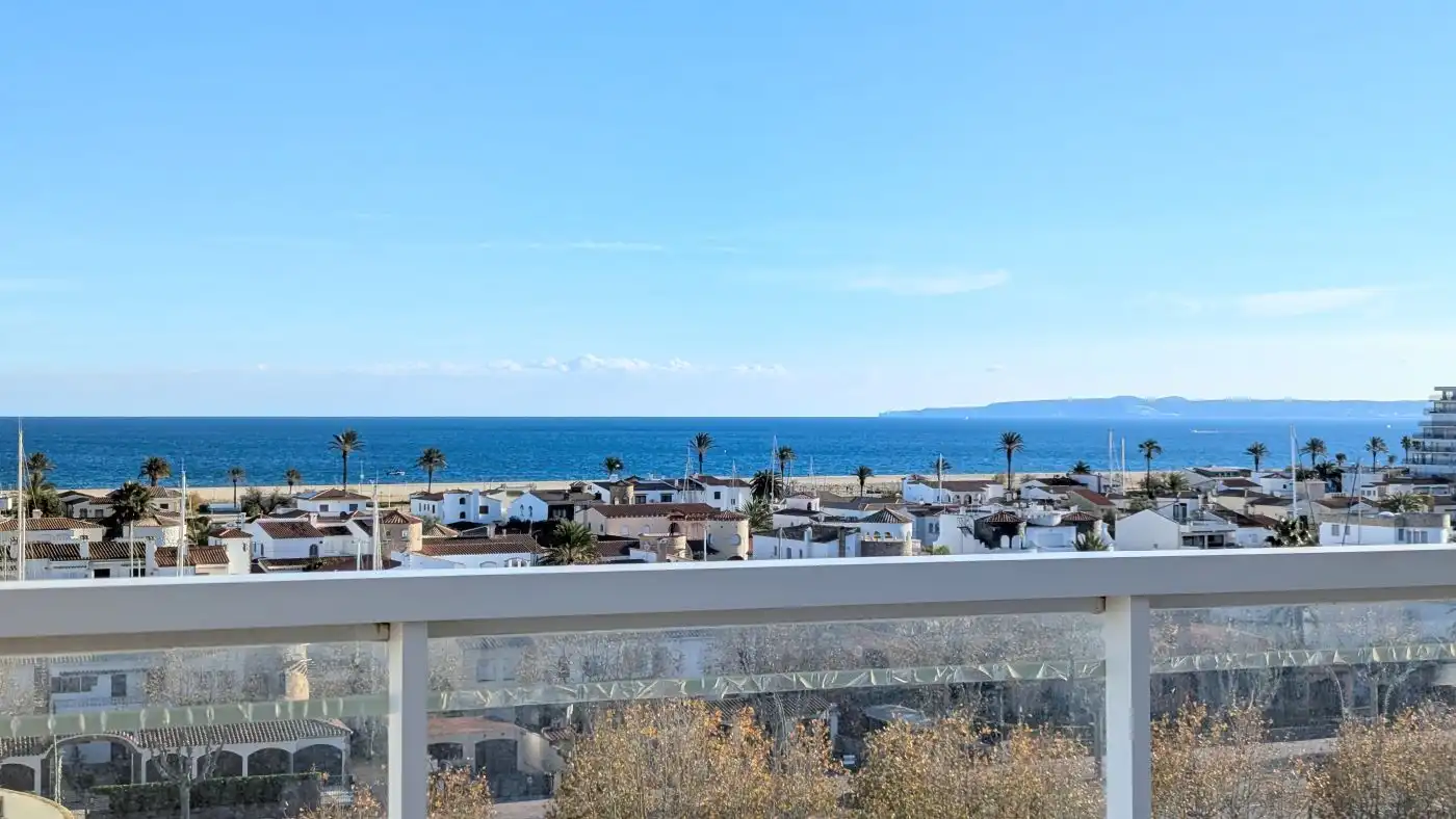 Balcony of Attic for sale in Empuriabrava  with Air Conditioner, Heating and Terrace