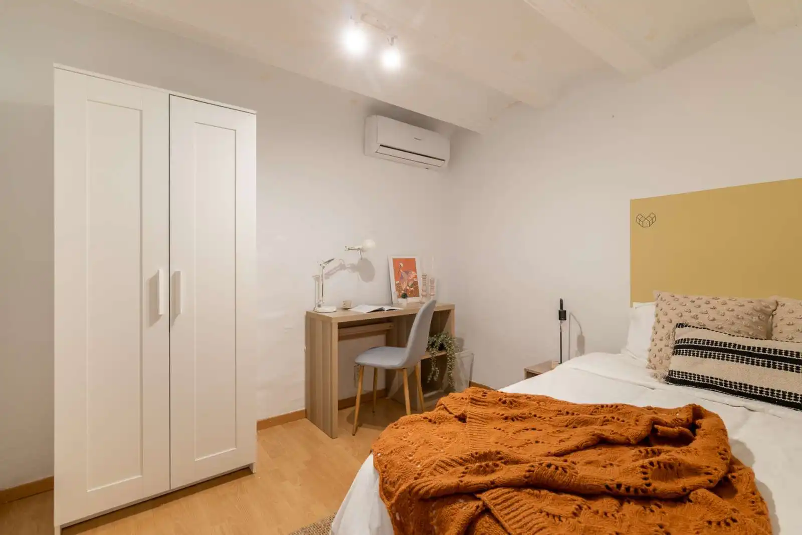 Room in Barri Gòtic