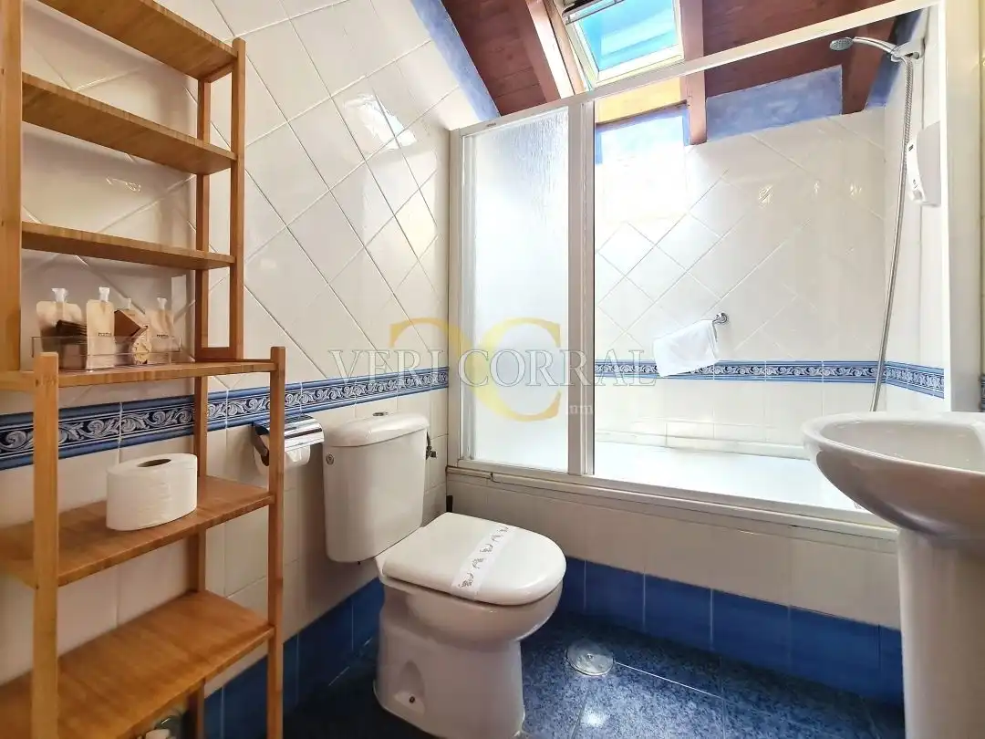 Bathroom of Buildings for sale in Cangas de Onís