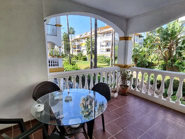 Apartamento con piscina en venta en Nueva Andalucía