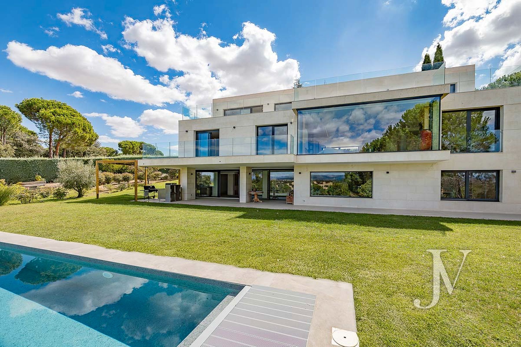 Exterior view of House or chalet for sale in Ciudalcampo  with Air Conditioner, Heating and Private garden