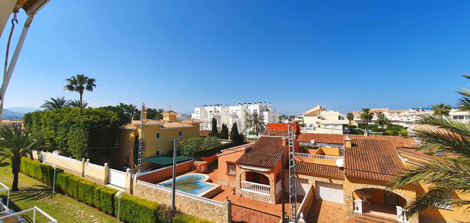 Vista exterior de Apartamento de alquiler en Dénia con Aire acondicionado, Calefacción y Terraza