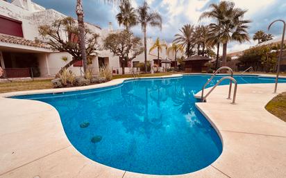 Swimming pool of Single-family semi-detached to rent in Estepona  with Air Conditioner, Heating and Terrace