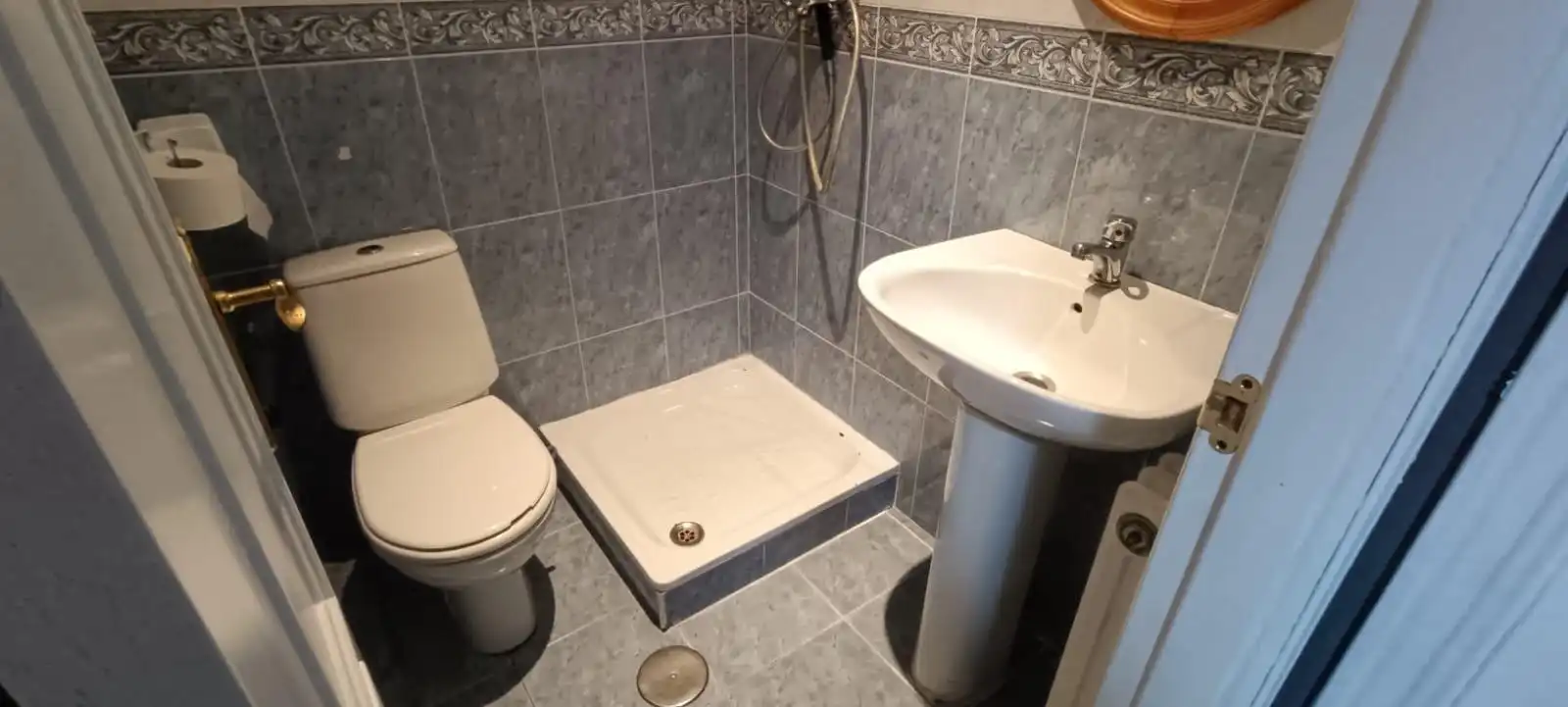 Baño de Casa adosada en venta en Monfarracinos con Calefacción, Jardín privado y Terraza