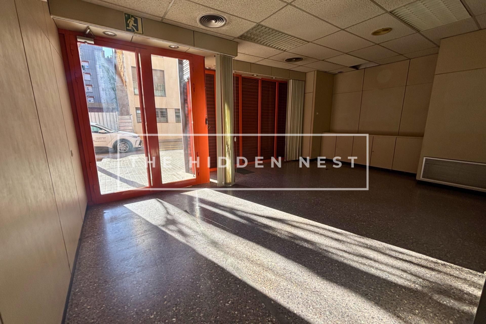 Geschaftsraum zur Miete in Carrer de Zurbano, Centre , Centre - Sant Oleguer