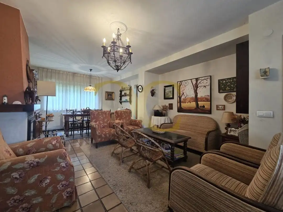Sala de estar de Casa o chalet en venta en Llanes con Calefacción, Jardín privado y Terraza